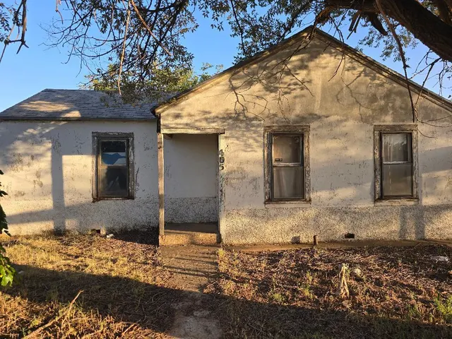 Front exterior — 405 N 10th Street, Lamesa, TX 79331