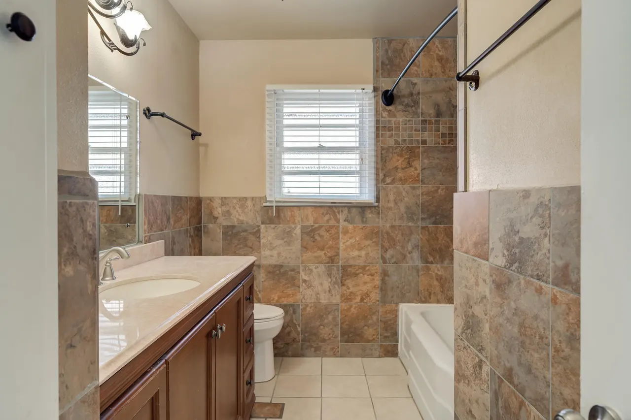 Photo 18 — 4205 39th Street, Lubbock, TX 79413