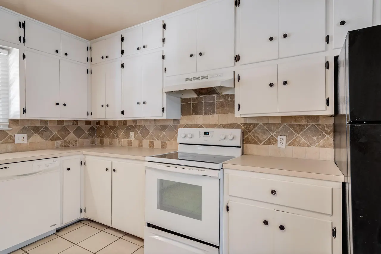 Photo 9 — 4205 39th Street, Lubbock, TX 79413