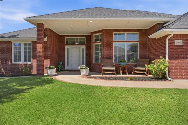 Photo 3 — 404 Longhorn Street, Wolfforth, TX 79382