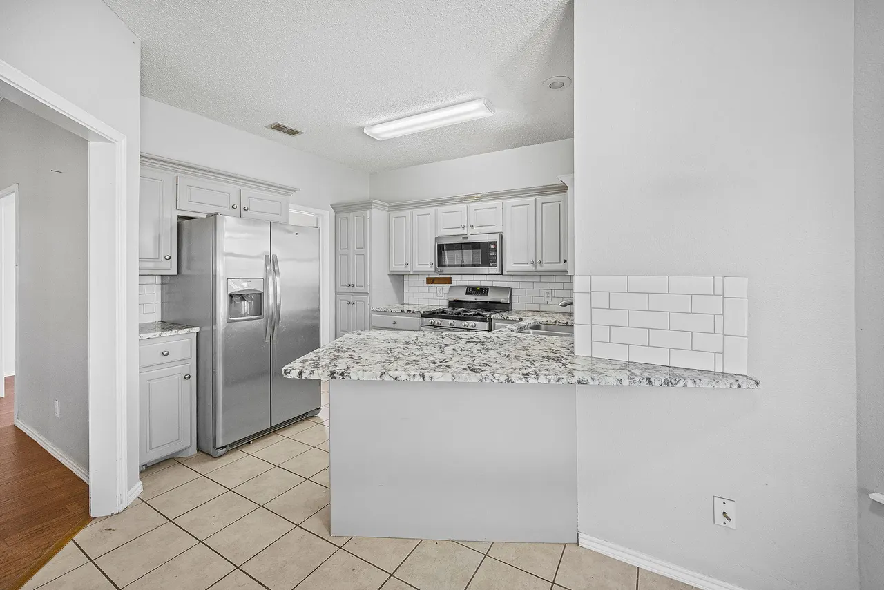 Photo 10 — 2102 97th Street, Lubbock, TX 79423