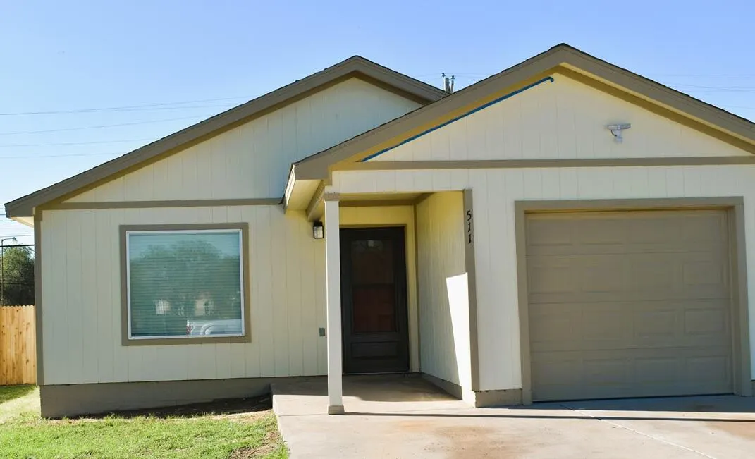 Photo 2 — 511 49th Street, Lubbock, TX 79404
