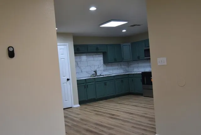 Photo 6 — 511 49th Street, Lubbock, TX 79404