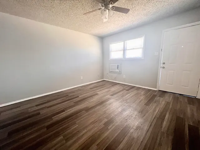 Photo 3 — 529 42nd Street, Lubbock, TX 79404