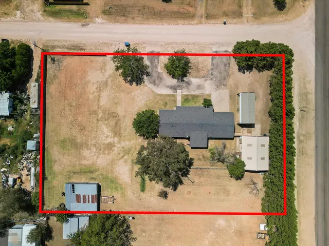 Photo 2 — 2426 County Road 7620, Lubbock, TX 79423