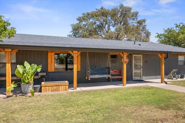Photo 3 — 2426 County Road 7620, Lubbock, TX 79423