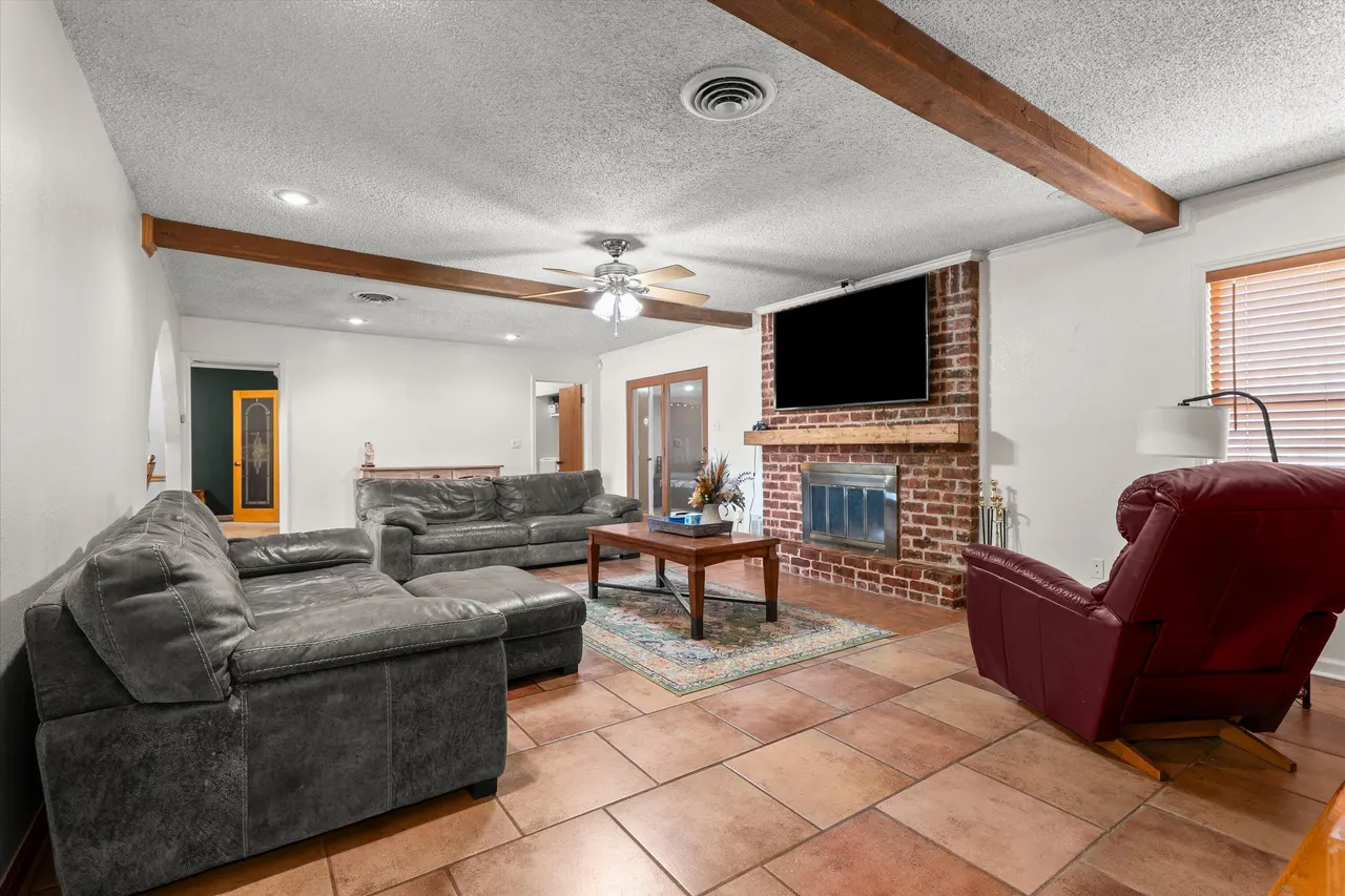 Photo 4 — 2426 County Road 7620, Lubbock, TX 79423