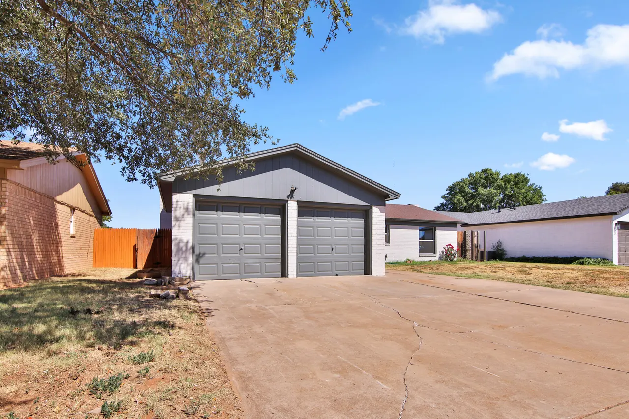 Photo 2 — 7807 Vernon Avenue, Lubbock, TX 79423
