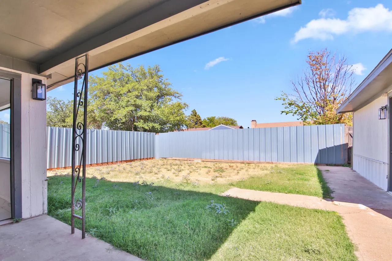 Photo 34 — 7807 Vernon Avenue, Lubbock, TX 79423