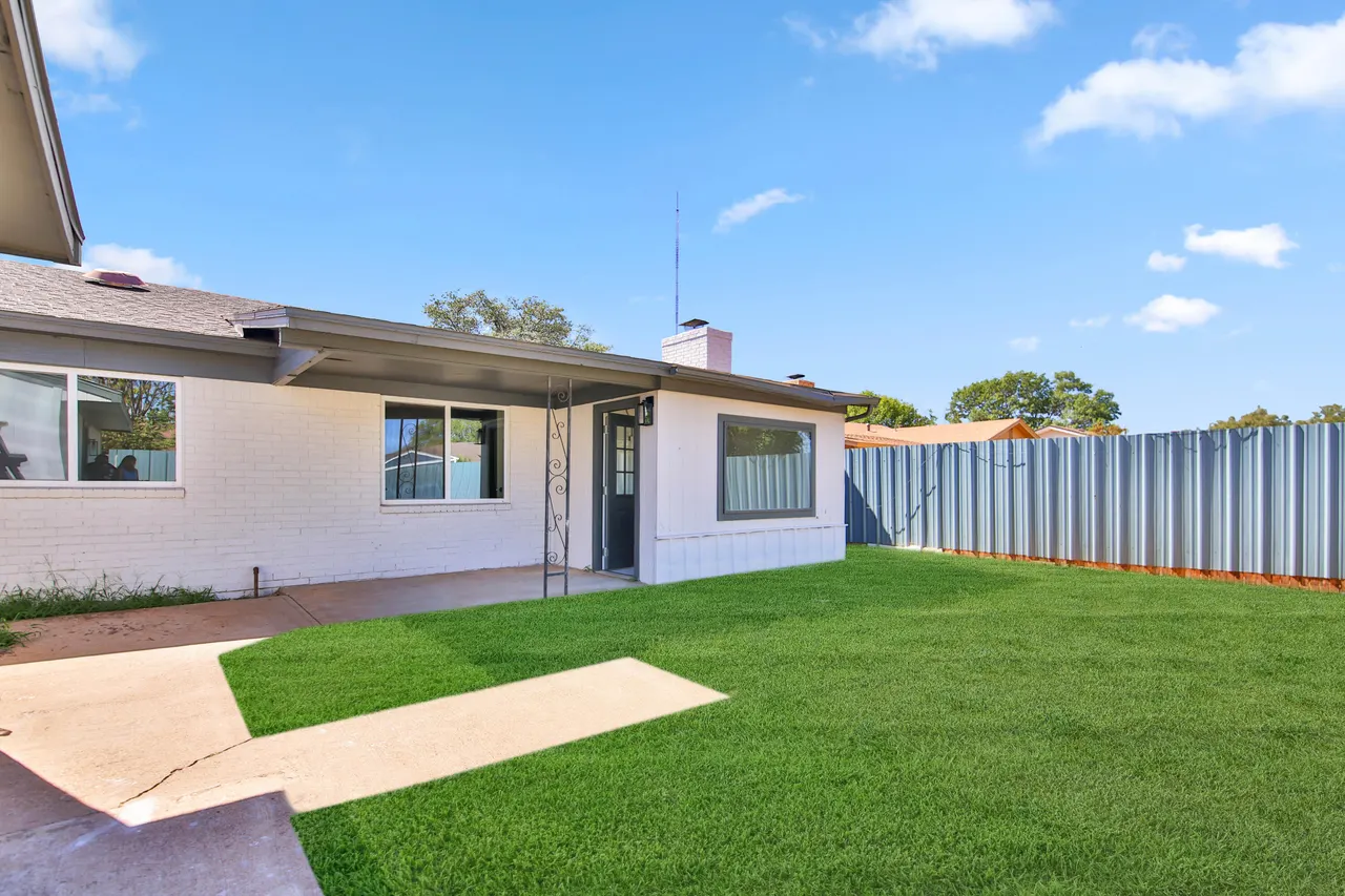 Photo 37 — 7807 Vernon Avenue, Lubbock, TX 79423