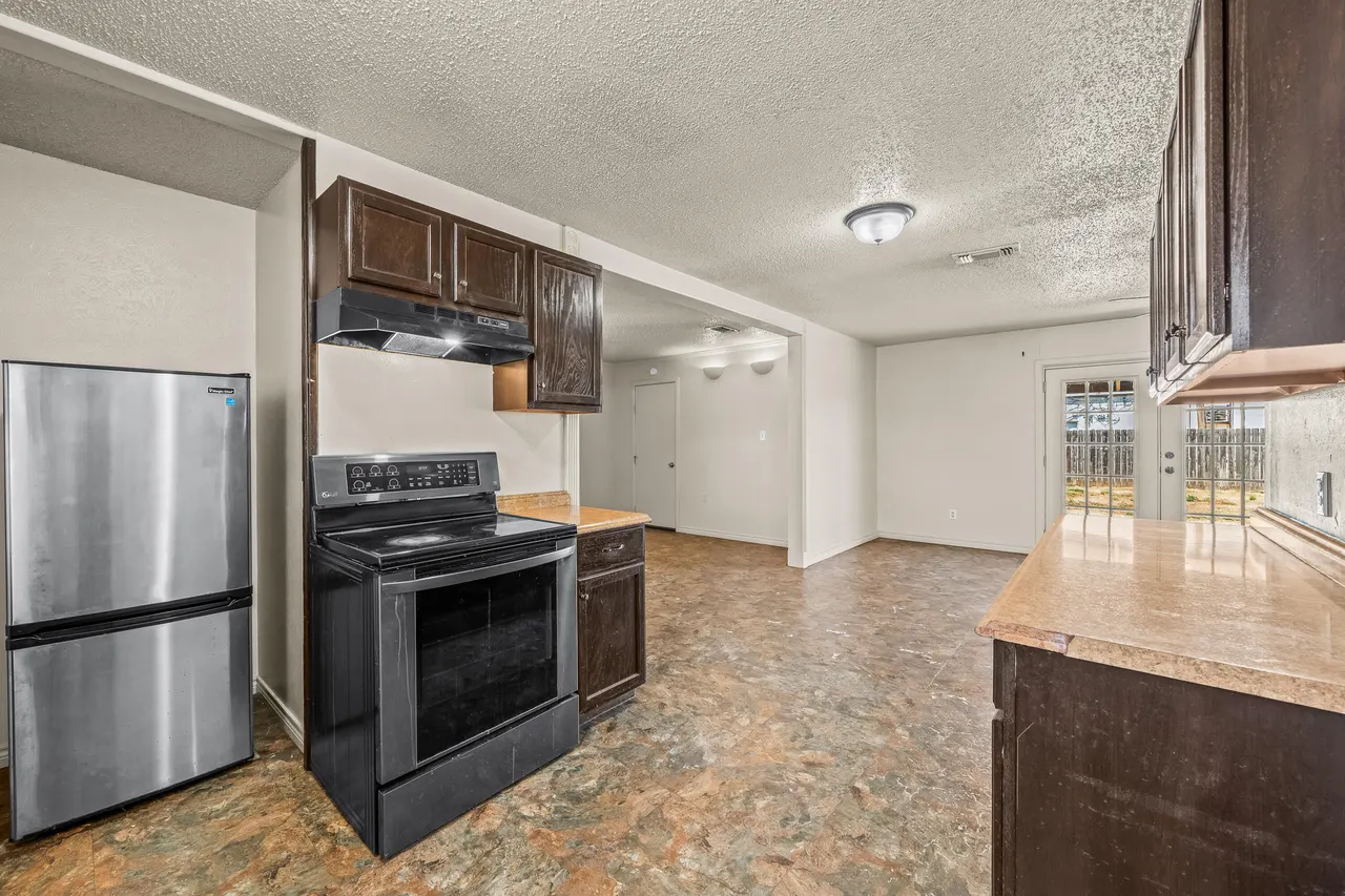 Photo 11 — 1602 68th Street, Lubbock, TX 79412