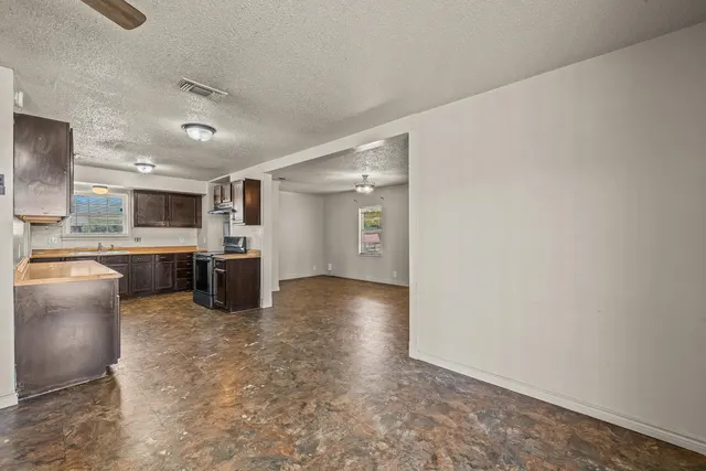 Photo 7 — 1602 68th Street, Lubbock, TX 79412