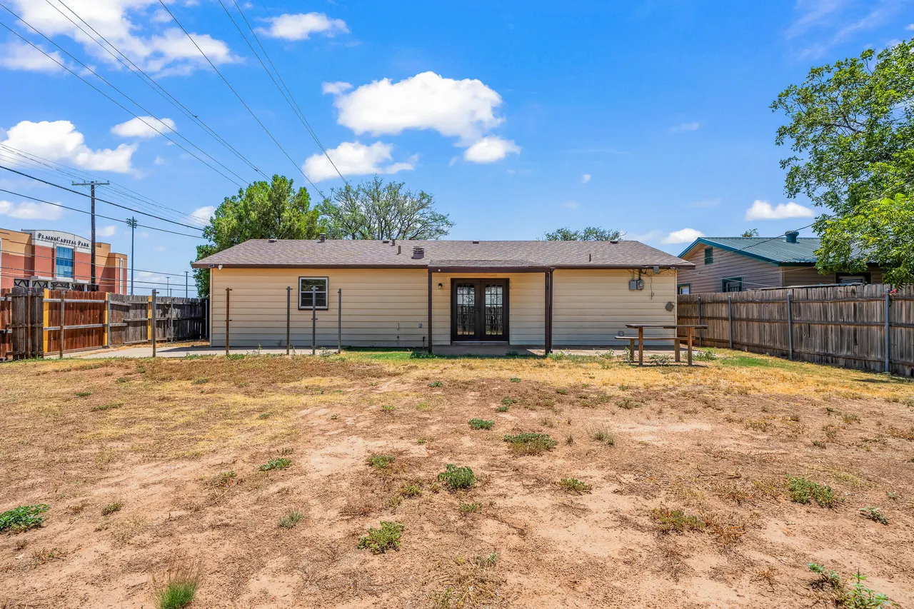 Photo 23 — 1602 68th Street, Lubbock, TX 79412