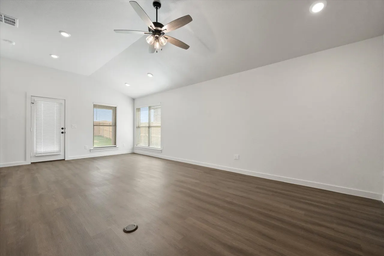 Photo 5 — 6213 121st Street, Lubbock, TX 79424