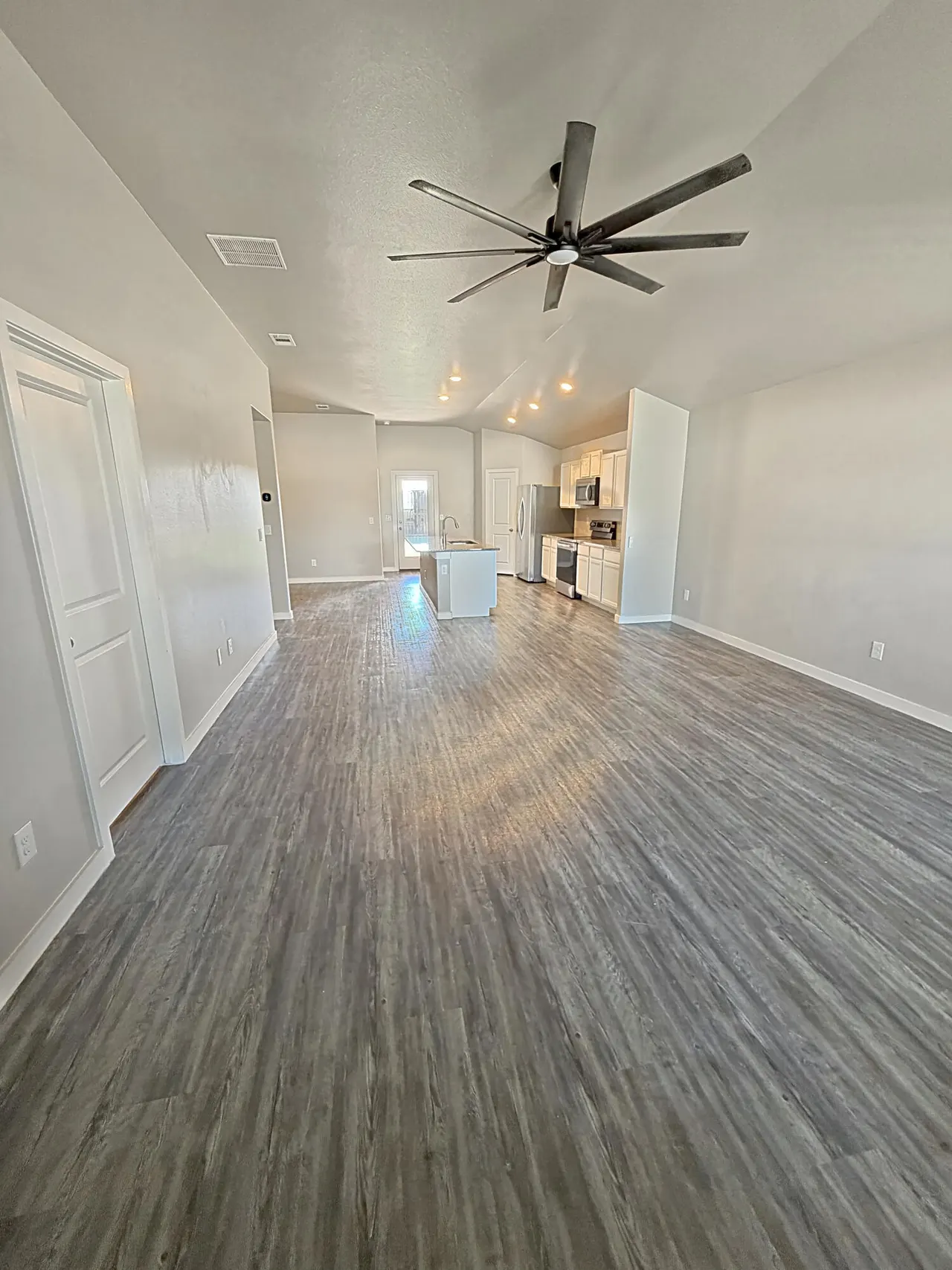 Photo 4 — 325 E 34th Street, Wolfforth, TX 79382