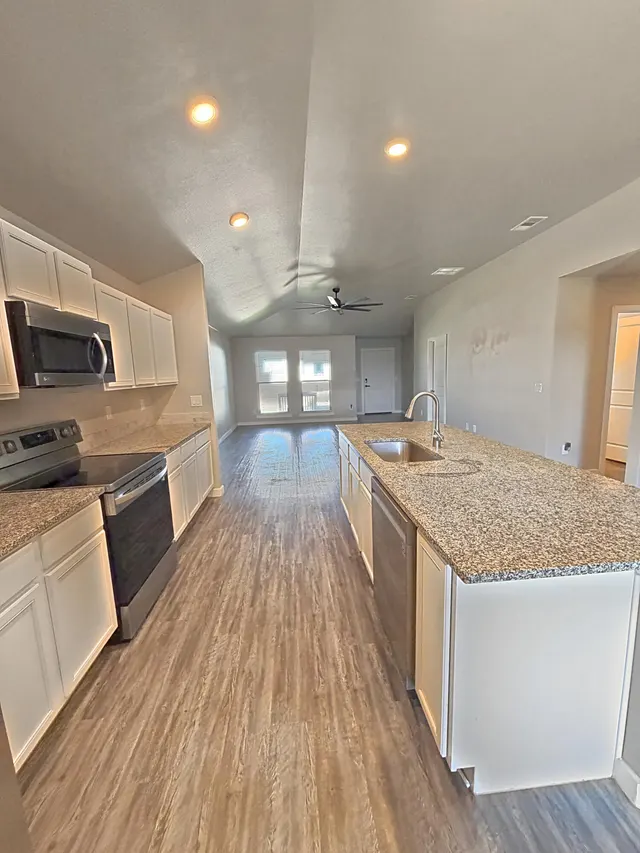 Photo 6 — 325 E 34th Street, Wolfforth, TX 79382