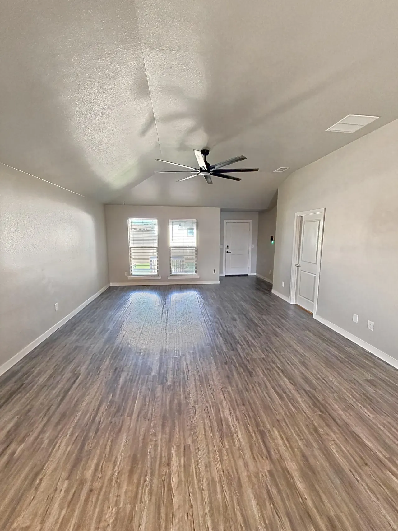 Photo 8 — 325 E 34th Street, Wolfforth, TX 79382