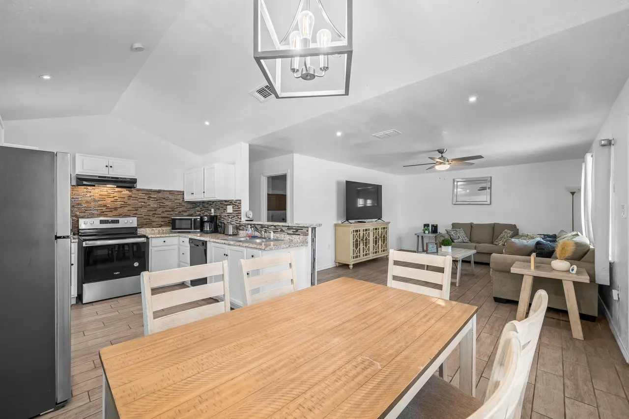 Photo 5 — 2209 35th Street, Lubbock, TX 79412