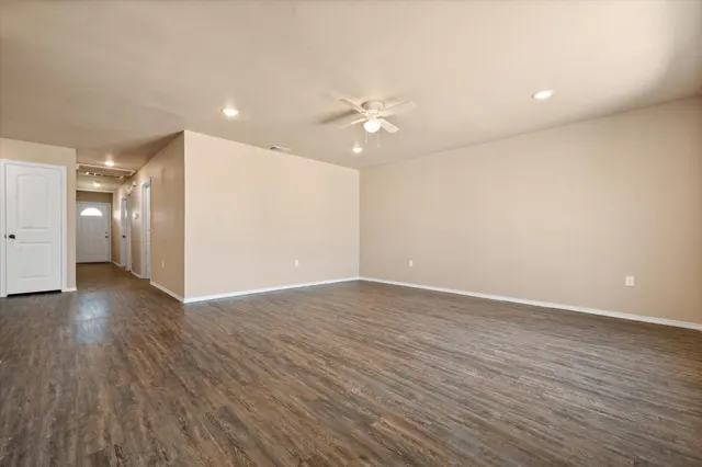 Photo 7 — 2410 N Avenue P, Lubbock, TX 79403