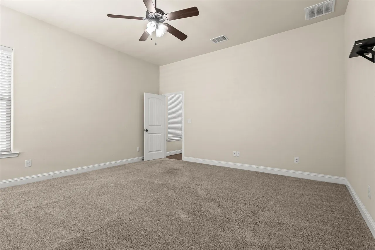 Photo 11 — 9209 Trenton Avenue, Lubbock, TX 79424