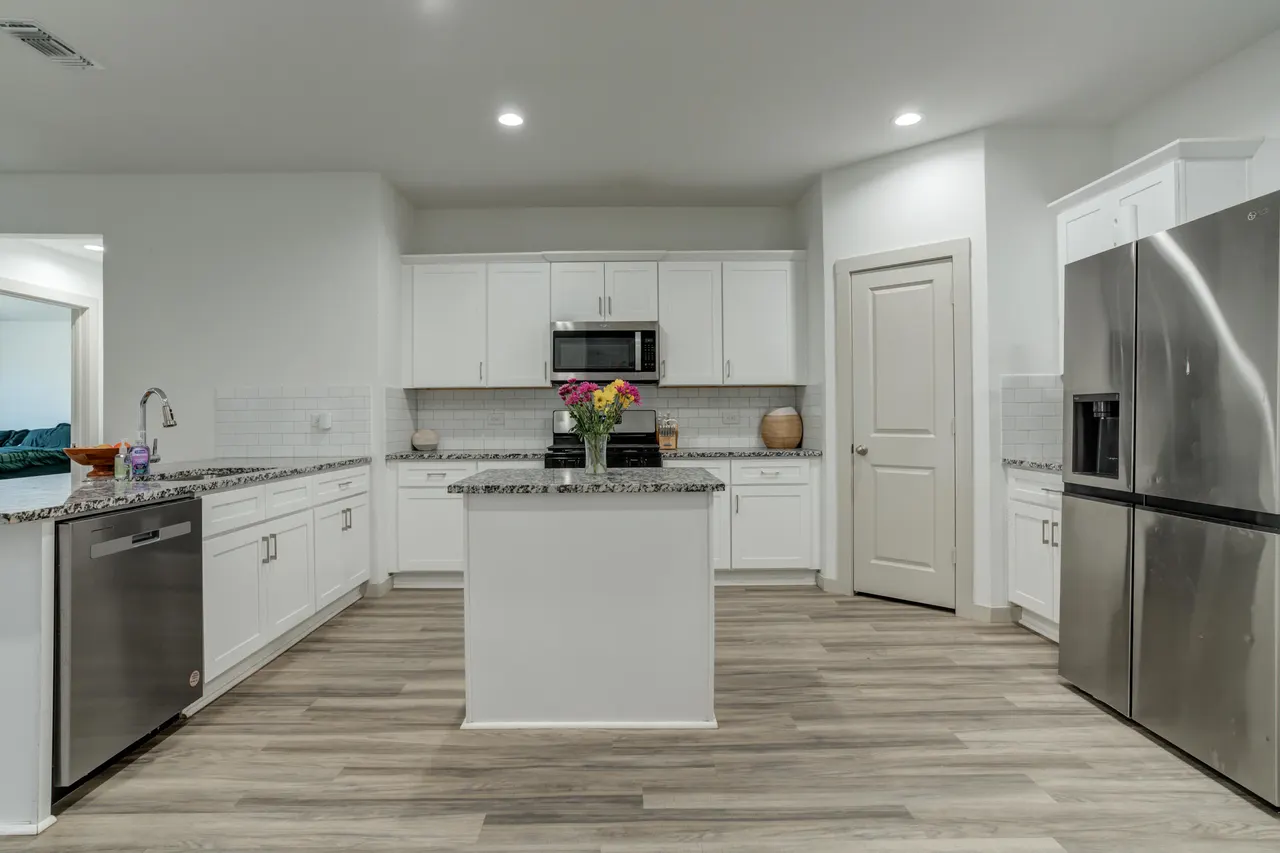Photo 12 — 6904 56th Street, Lubbock, TX 79407