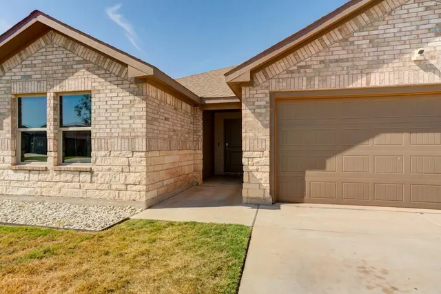 Photo 4 — 6904 56th Street, Lubbock, TX 79407
