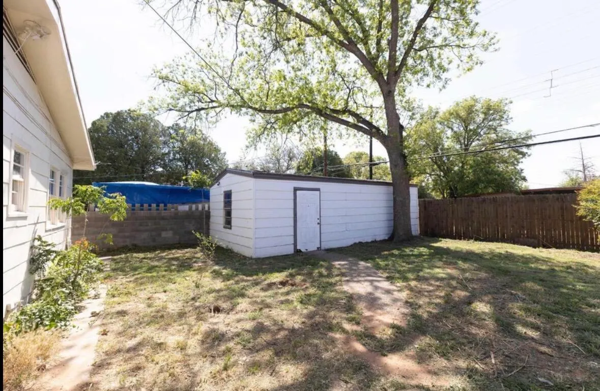Photo 16 — 2513 44th Street, Lubbock, TX 79413