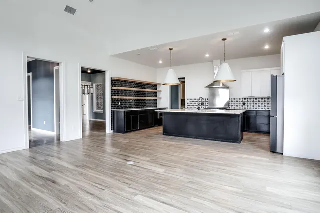 Photo 4 — 5908 112th Street, Lubbock, TX 79424
