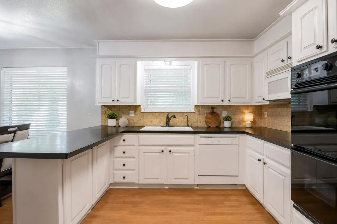 Photo 6 — 1606 E Casa Linda Lane, Brownfield, TX 79316