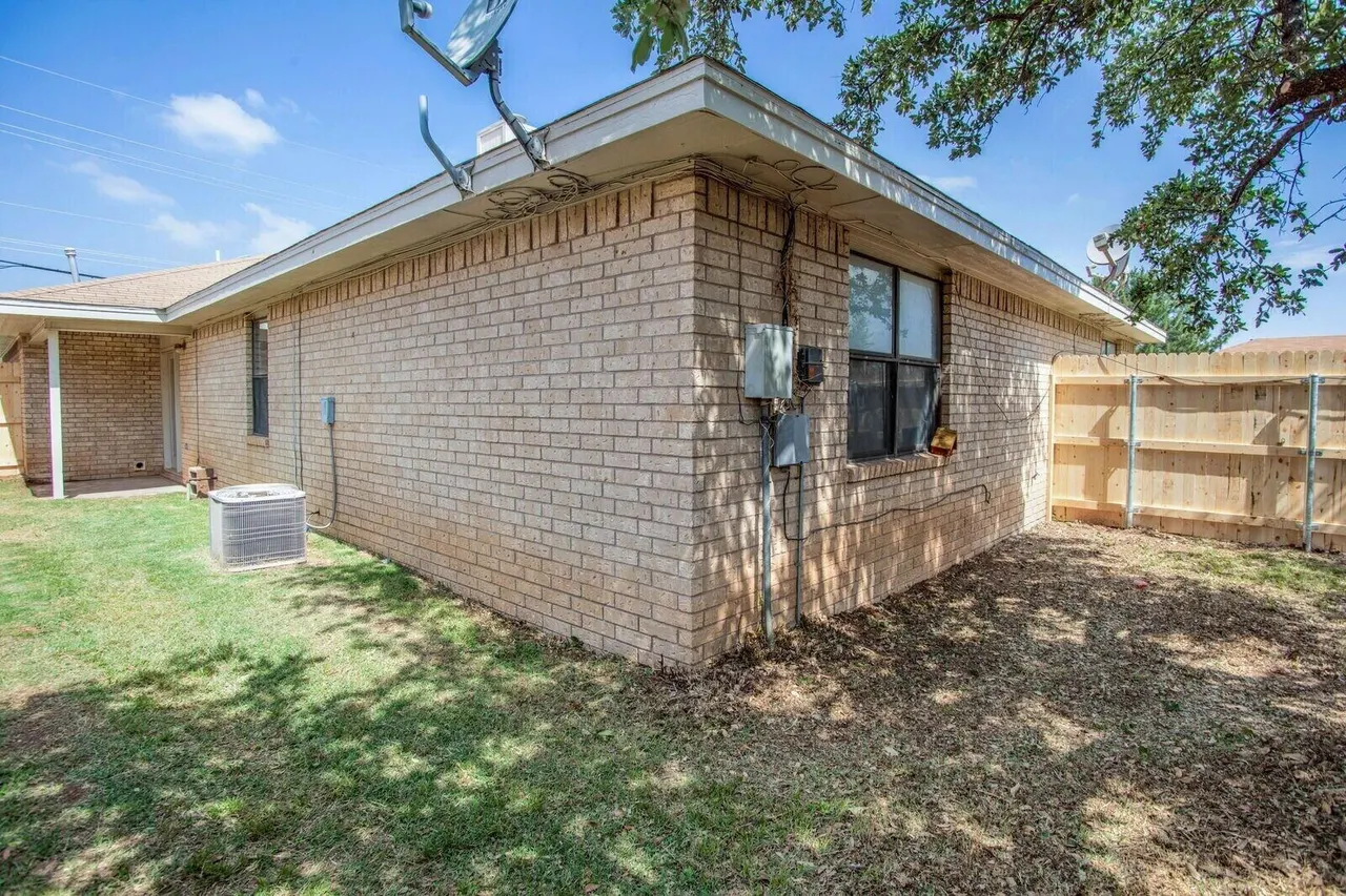 Photo 17 — 6803 Iola Avenue, Lubbock, TX 79424