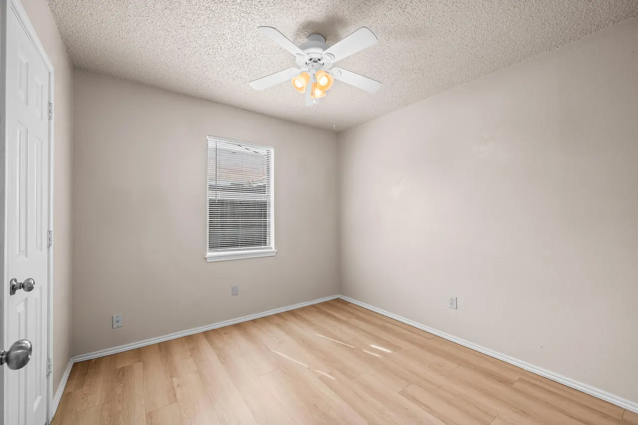 Photo 8 — 6803 Iola Avenue, Lubbock, TX 79424