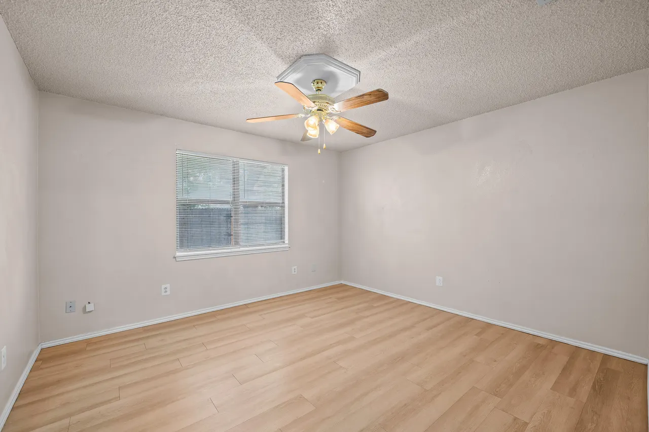 Photo 9 — 6803 Iola Avenue, Lubbock, TX 79424
