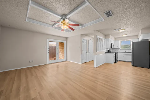 Photo 5 — 6803 Iola Avenue, Lubbock, TX 79424