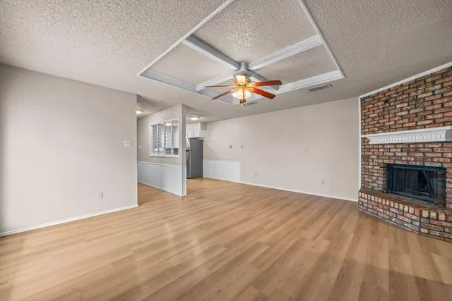 Photo 4 — 6803 Iola Avenue, Lubbock, TX 79424