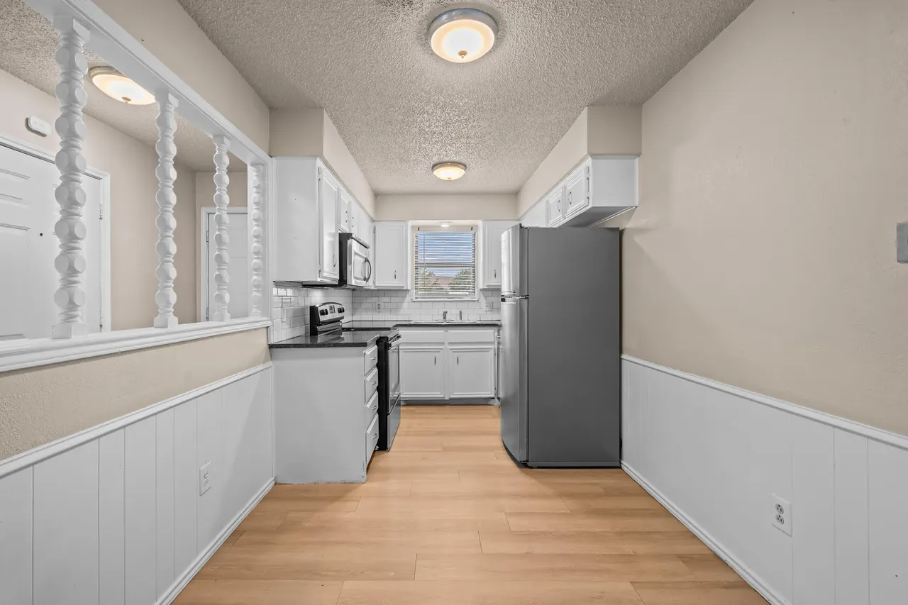 Photo 6 — 6803 Iola Avenue, Lubbock, TX 79424