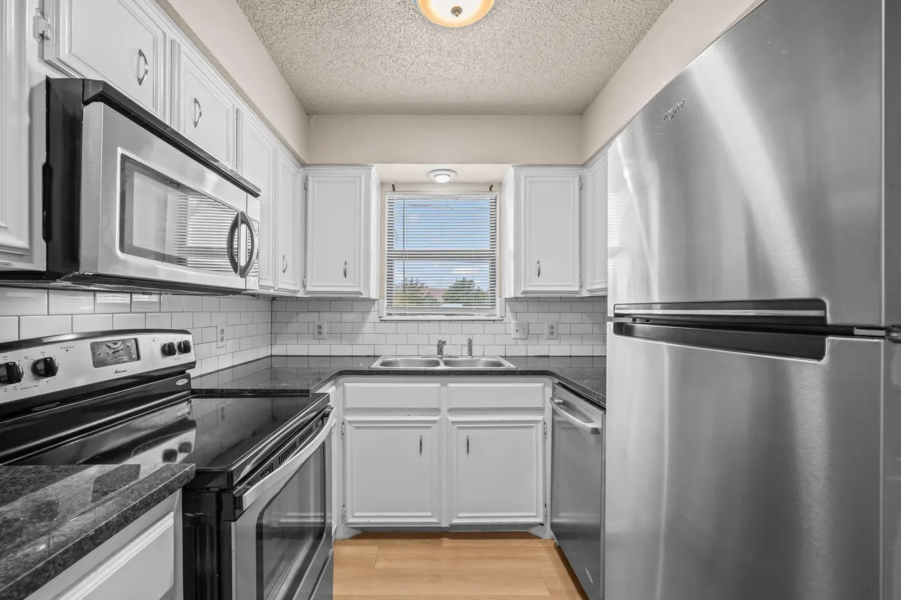 Photo 7 — 6803 Iola Avenue, Lubbock, TX 79424