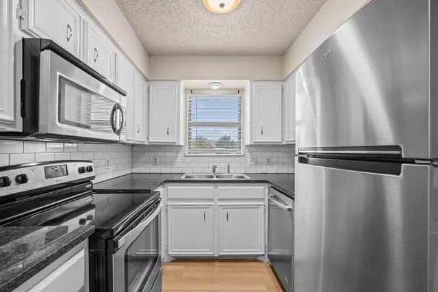 Photo 7 — 6803 Iola Avenue, Lubbock, TX 79424