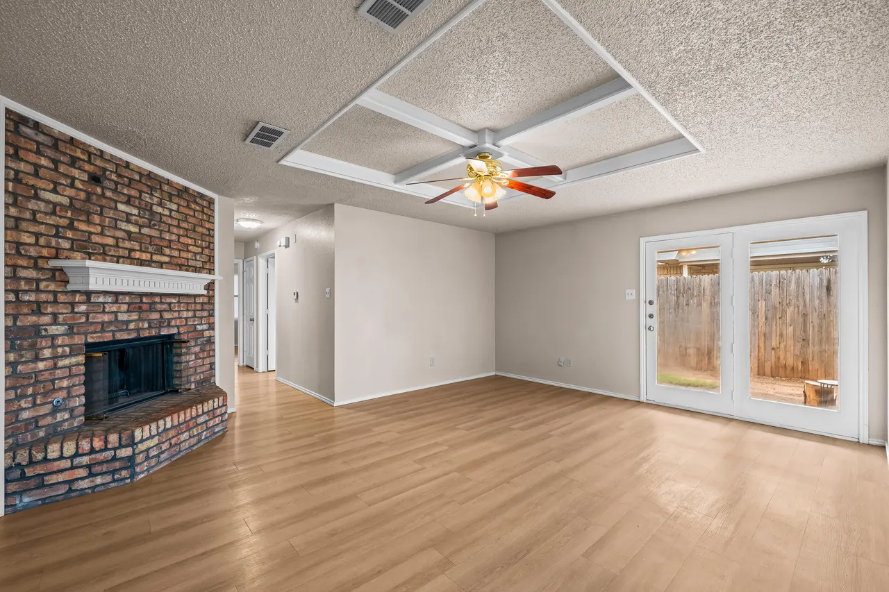 Photo 3 — 6803 Iola Avenue, Lubbock, TX 79424