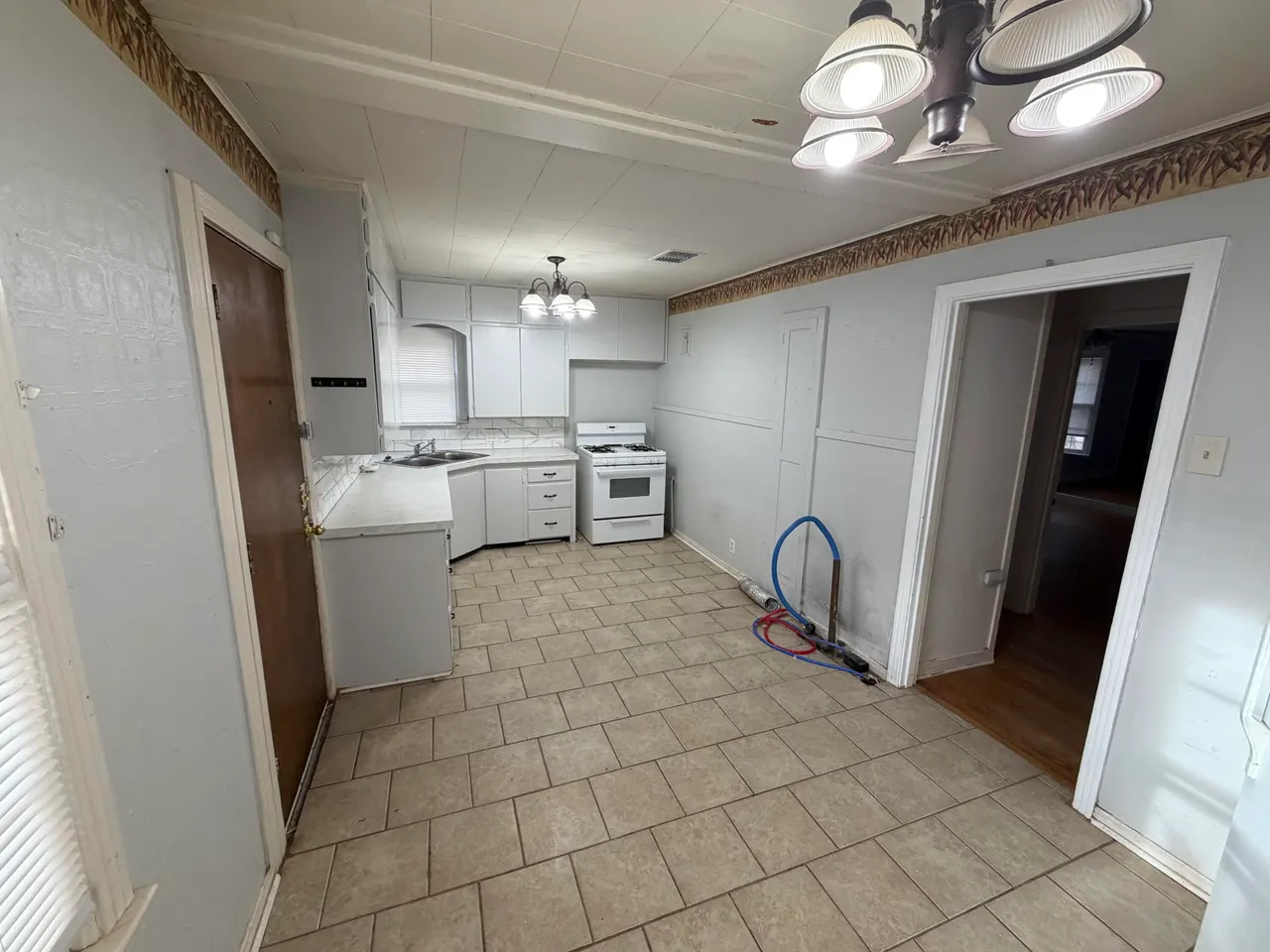 Photo 4 — 2418 29th Street, Lubbock, TX 79411
