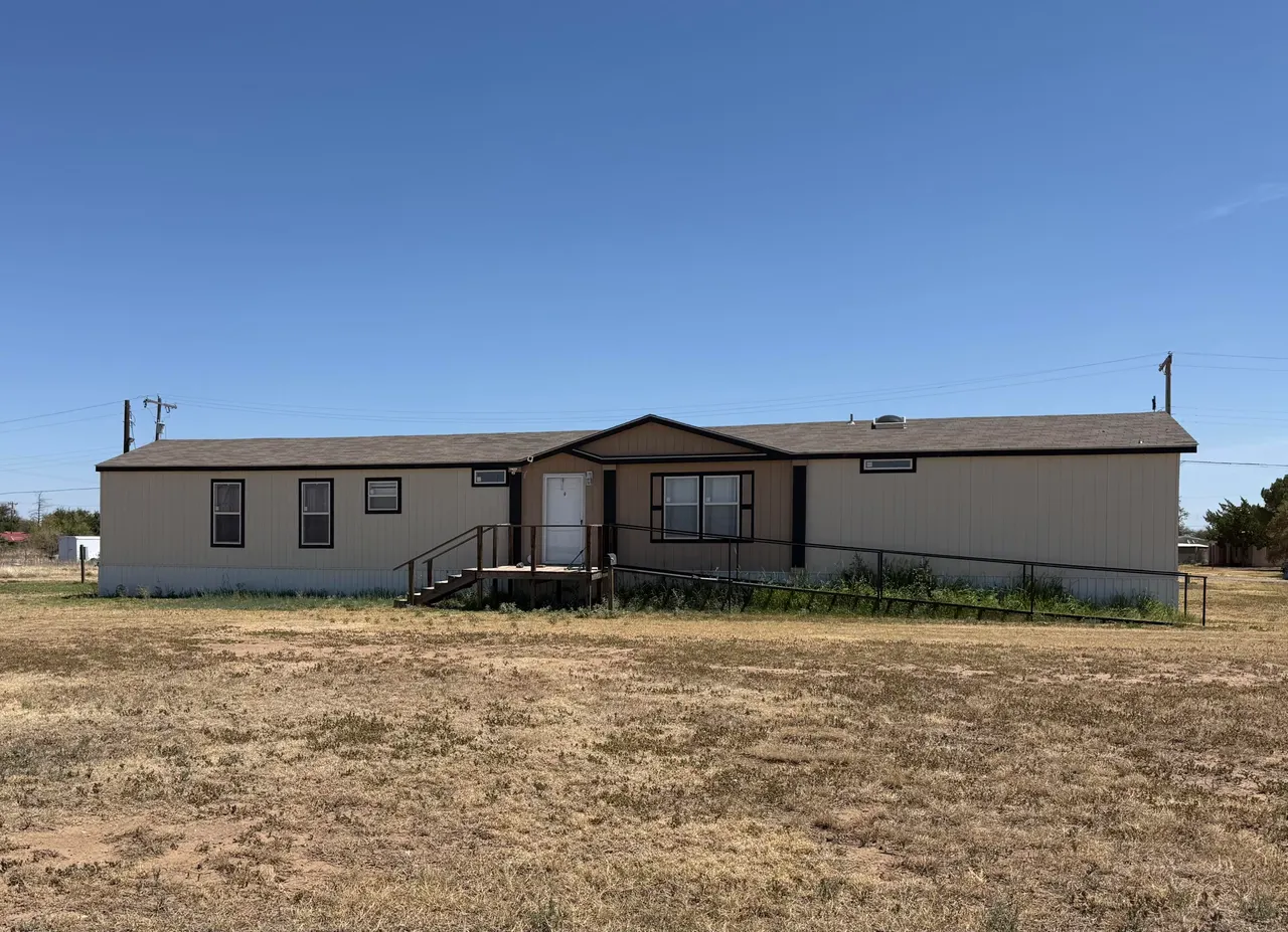 Front exterior — 109 Adams Avenue, Lorenzo, TX 79343