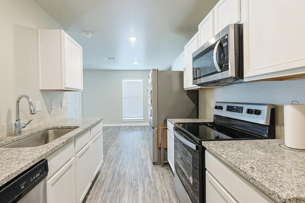 Photo 13 — 7542 33rd Place, Lubbock, TX 79407