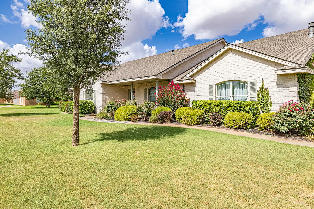 Photo 5 — 516 Avenue R, Shallowater, TX 79363