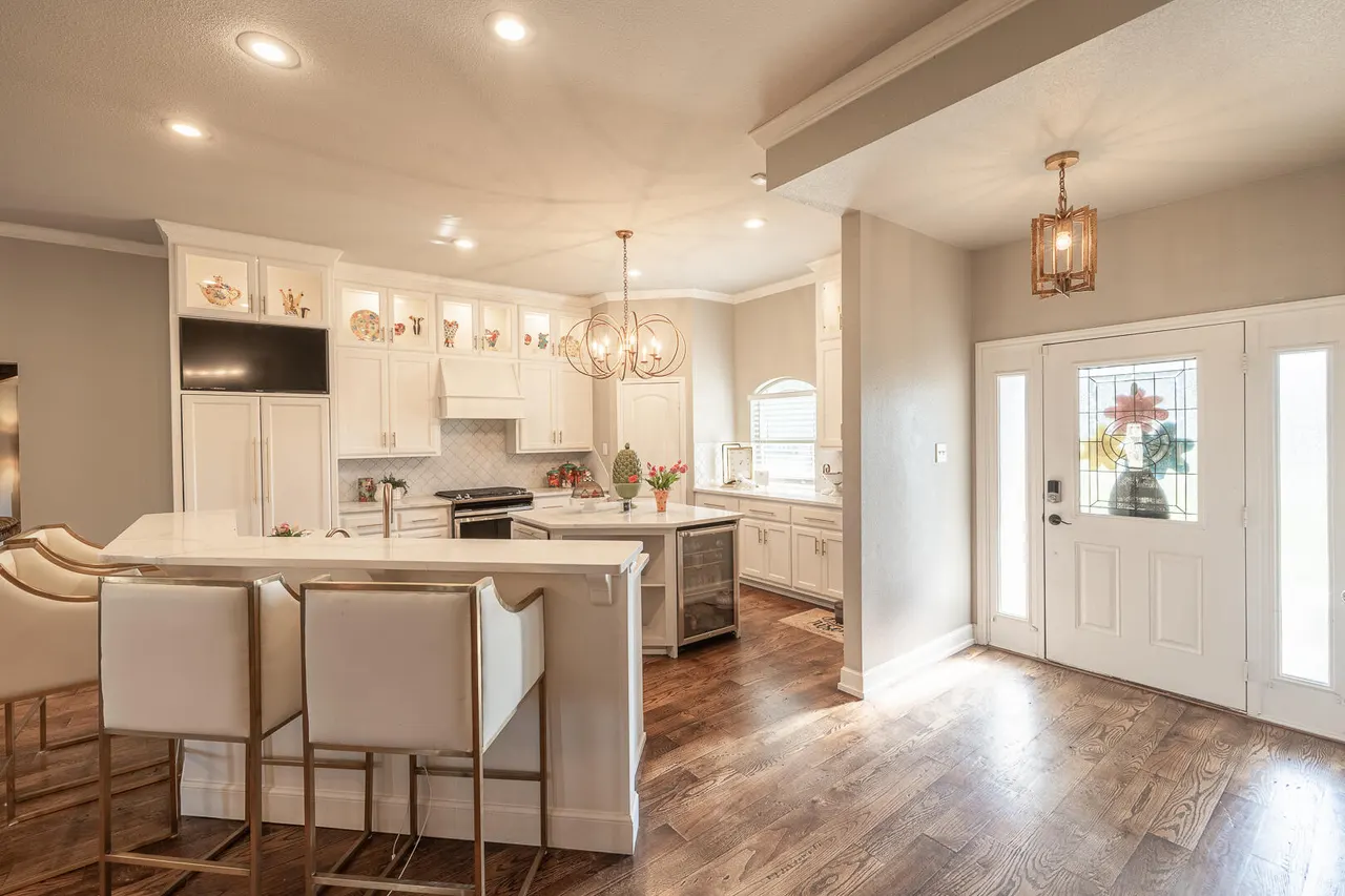 Photo 6 — 516 Avenue R, Shallowater, TX 79363