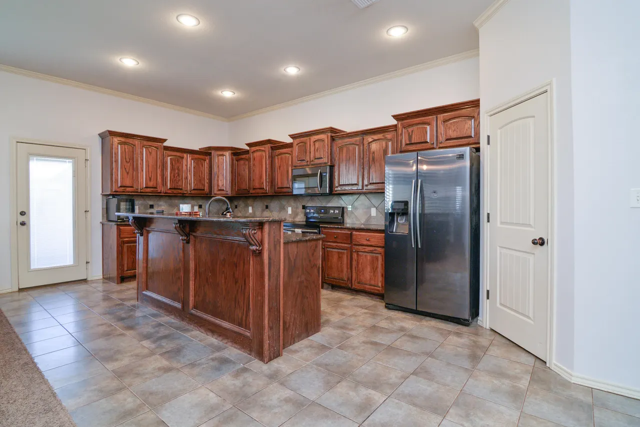 Photo 3 — 6420 94th Street, Lubbock, TX 79424