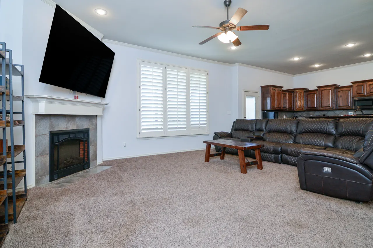 Photo 9 — 6420 94th Street, Lubbock, TX 79424