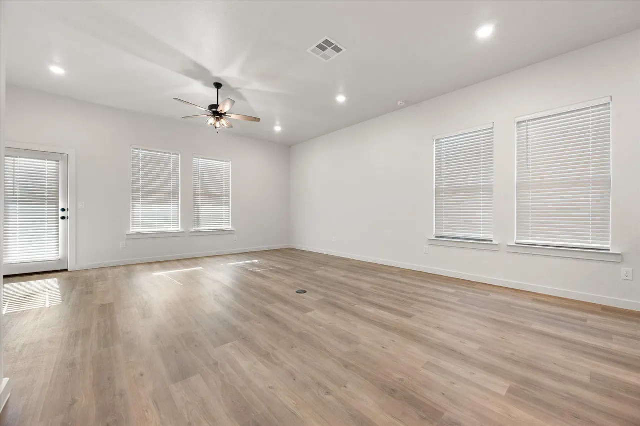 Photo 5 — 15406 Grover Avenue, Lubbock, TX 79424