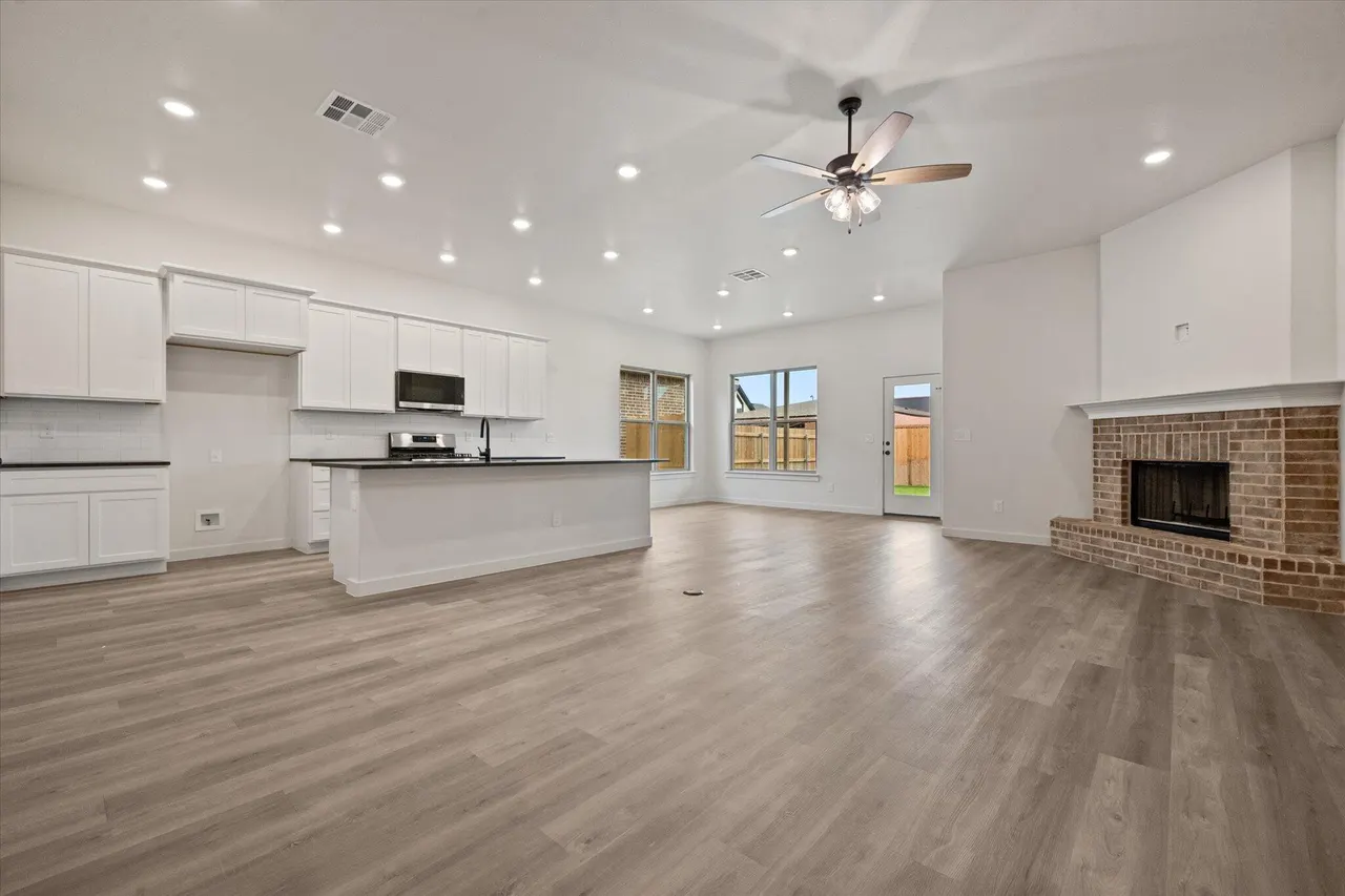 Photo 6 — 7015 16th Street, Lubbock, TX 79416