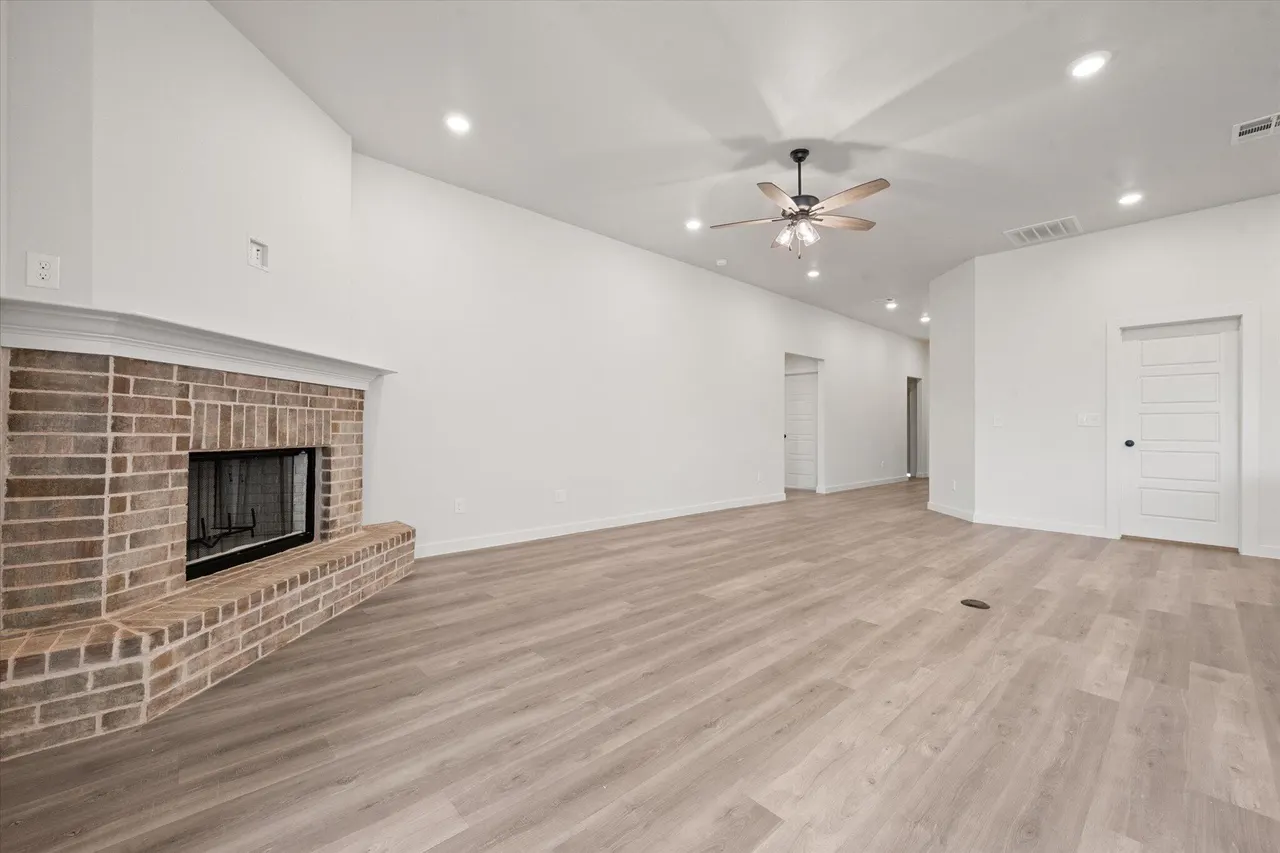 Photo 7 — 7015 16th Street, Lubbock, TX 79416