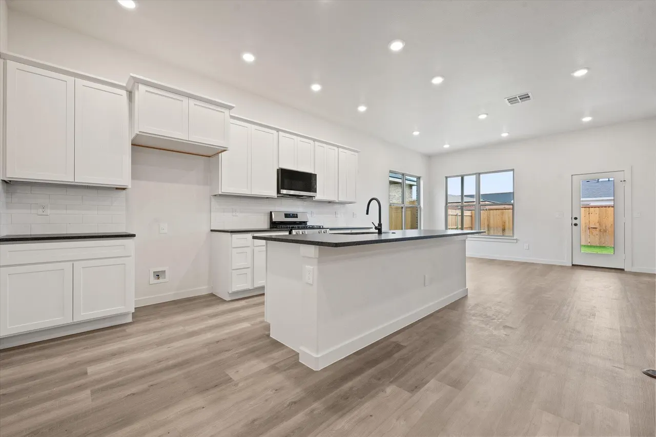 Photo 10 — 7015 16th Street, Lubbock, TX 79416