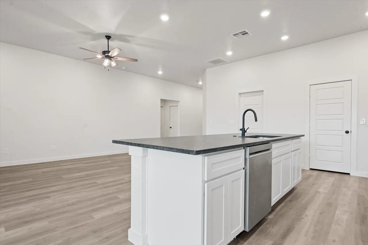 Photo 12 — 7015 16th Street, Lubbock, TX 79416